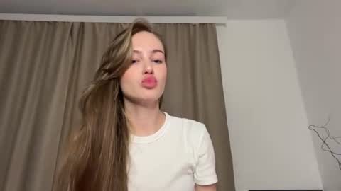 Sofi   online show from July 23, 9:34 pm