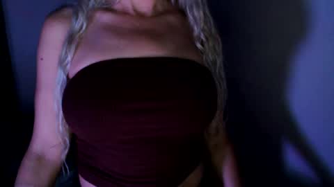 LoVe On  online show from July 25, 2:51 am