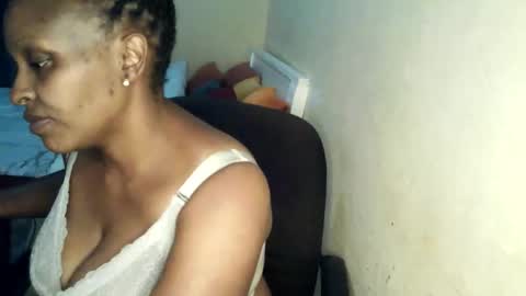 loveedee4 online show from May 2, 12:58 am