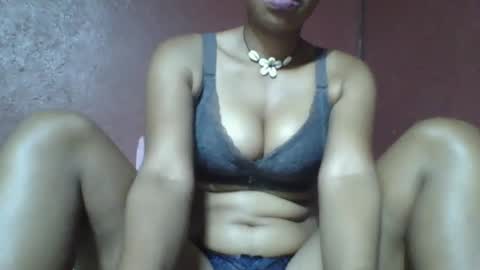 loveinlife750427 online show from March 9, 3:43 am