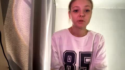 Ella online show from October 4, 7:14 am