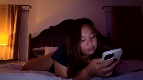 Snapshot of lovellly_ chatting on October 3, 2:49 am Love online show from October 3, 2:49 am