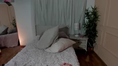 Emma online show from July 1, 1:32 pm
