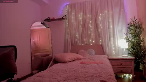 Emma online show from July 17, 1:48 pm