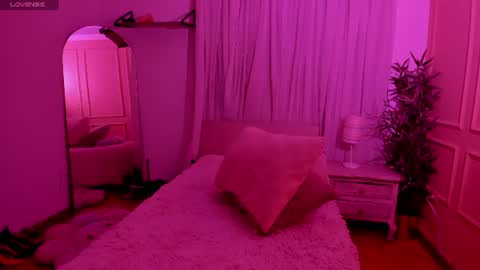 Emma online show from July 16, 1:37 pm