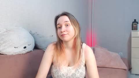 Lovely Hayley online show from February 24, 11:03 pm