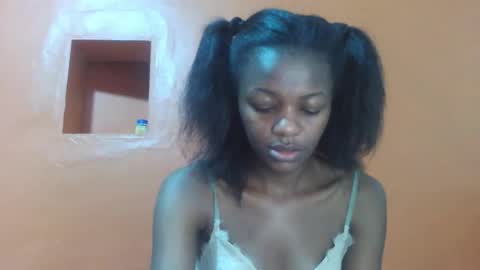 Lovely yvonne online show from October 19, 7:27 pm