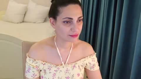 Beatrice online show from July 28, 8:52 pm
