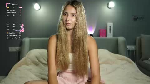 lovelygracee online show from August 1, 9:50 pm