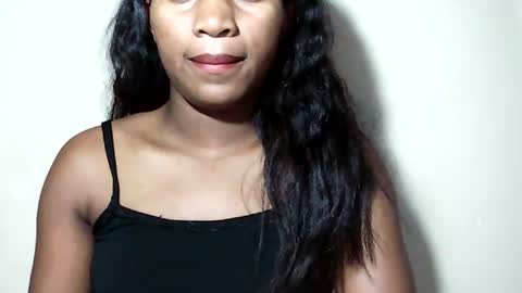 lovelylarra online show from July 20, 8:31 pm