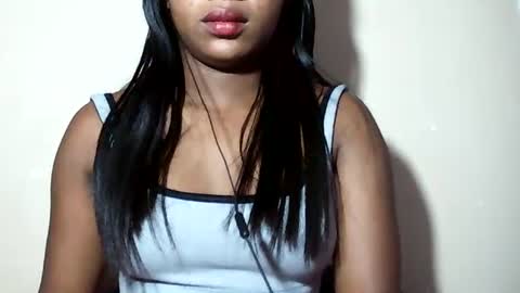 lovelylarra online show from July 6, 7:27 pm