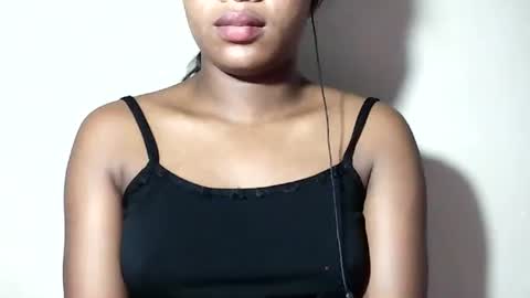 lovelylarra online show from August 2, 9:07 pm