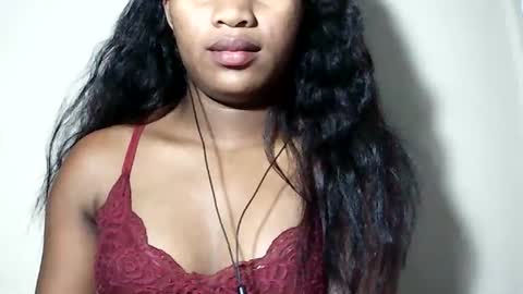 lovelylarra online show from July 28, 8:52 pm