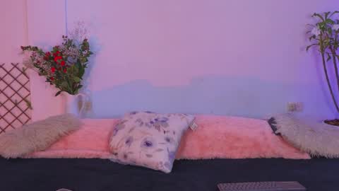 lovelymoon_ online show from April 19, 8:22 pm