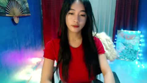 lovelypetite143 online show from July 18, 9:28 pm