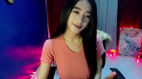 lovelypetite143 online show from April 25, 1:52 pm