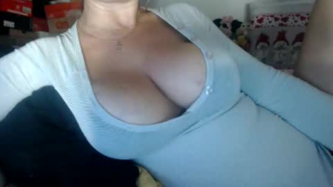 Snapshot of lovelywoman22 chatting on December 15, 4:26 pm lovelywoman22 online show from December 15, 4:26 pm