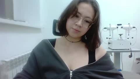 lovephantom_ online show from November 4, 12:21 pm