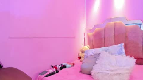 L O V E  online show from February 14, 12:29 pm