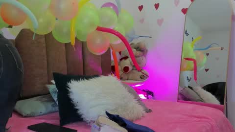 L O V E  online show from March 3, 11:58 am