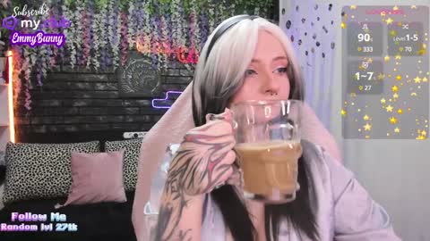 Snapshot of lover_emmy chatting on February 4, 4:29 pm Emmy online show from February 4, 4:29 pm