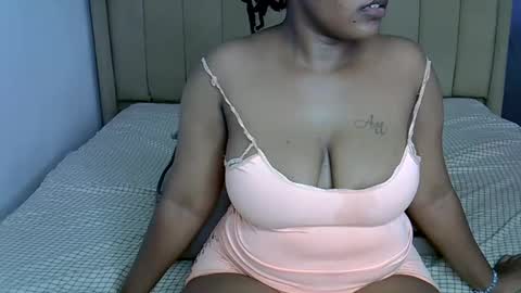 loveydivah online show from December 3, 6:05 am