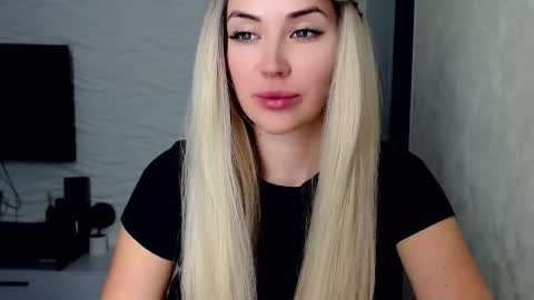 Rosie  online show from April 10, 11:27 am