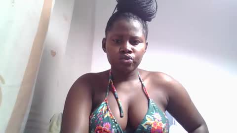 lovie_paula online show from September 28, 3:06 pm