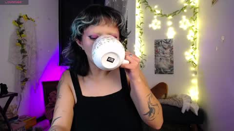 loving_alma online show from May 1, 3:54 am