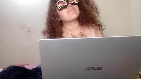 luanapowerful online show from February 2, 4:59 am