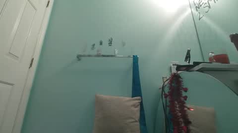 Snapshot of luci_layne chatting on March 4, 7:32 pm Luci Layne online show from March 4, 7:32 pm