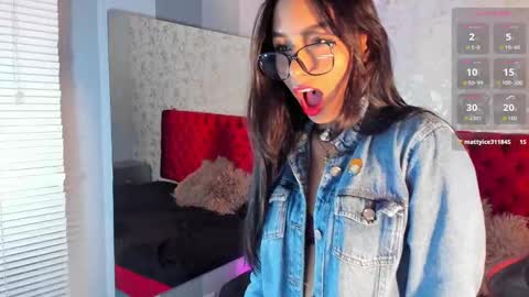 Snapshot of lucia_oregon chatting on September 22, 2:59 pm L U C I A online show from September 22, 2:59 pm