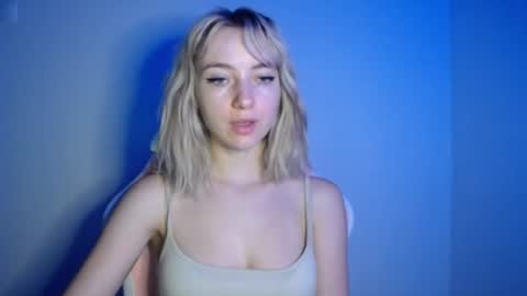 Lucy online show from July 28, 7:39 pm