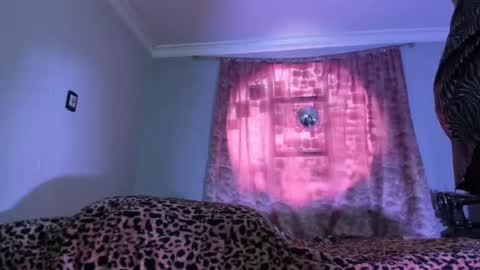 Luciana Evans online show from November 19, 3:23 pm