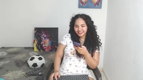 Snapshot of luciana_keating chatting on September 20, 6:39 pm luciana online show from September 20, 6:39 pm