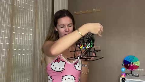 Snapshot of lucie_hot chatting on September 21, 8:46 am Lucie hot follow me on online show from September 21, 8:46 am