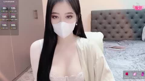 lucii04 online show from January 13, 6:45 pm