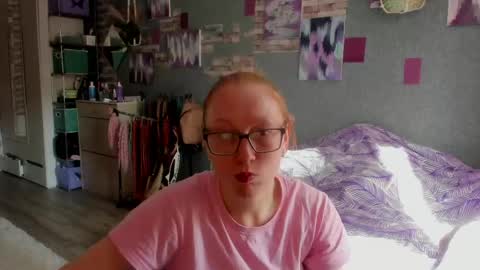 lucky_licky20 online show from May 16, 3:31 am