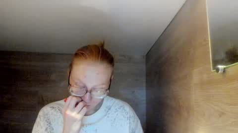 lucky_licky20 online show from February 4, 4:15 am