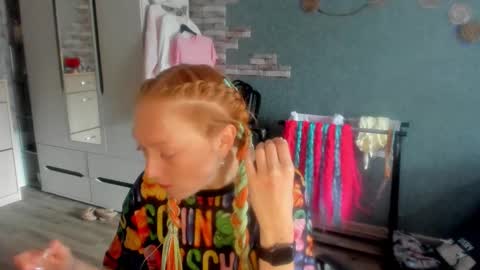 lucky_licky20 online show from October 3, 4:17 am