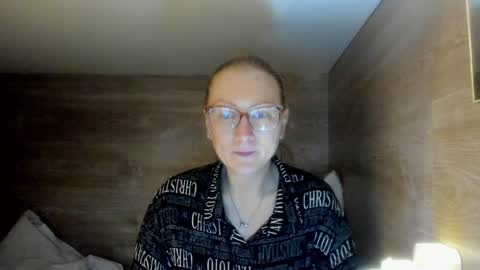 lucky_licky20 online show from January 20, 4:43 am