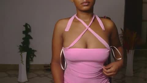 lucky_n_shyshy online show from November 25, 12:40 pm