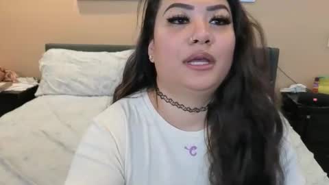 luckylee1992 online show from May 5, 4:15 am