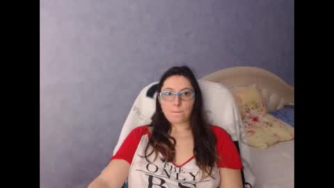 Snapshot of luckylinda23 chatting on February 23, 3:23 pm luckylinda23 online show from February 23, 3:23 pm