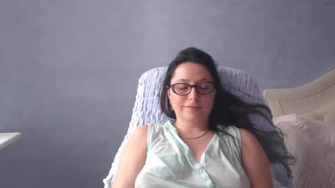 luckylinda23 online show from June 24, 9:30 am