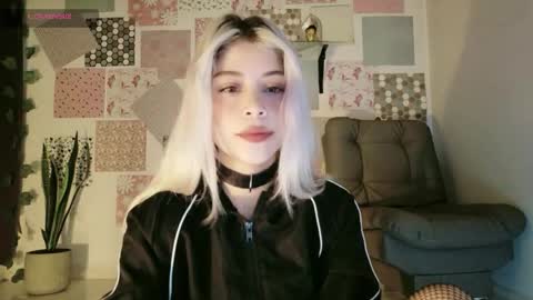 luckysapphire777 online show from May 3, 1:14 pm