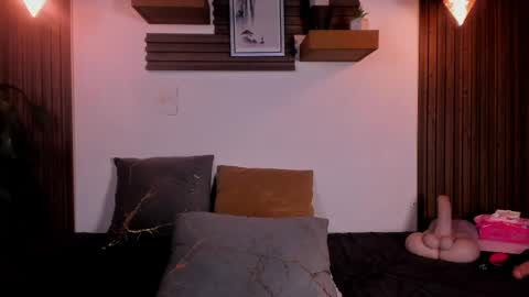 Lucy online show from April 30, 3:01 am