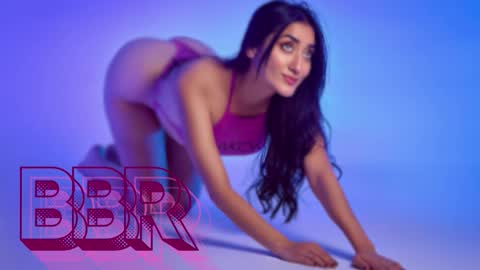 Snapshot of lucy111_love chatting on October 11, 3:00 am Lucy online show from October 11, 3:00 am