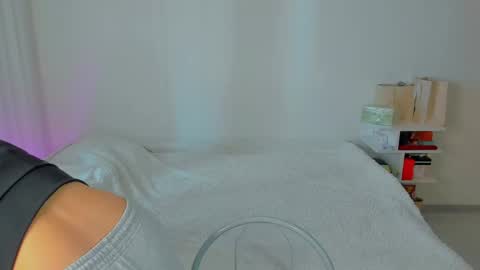 lucy__ray online show from May 1, 10:40 am