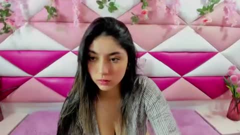 lucy_anal_ online show from June 25, 10:22 pm